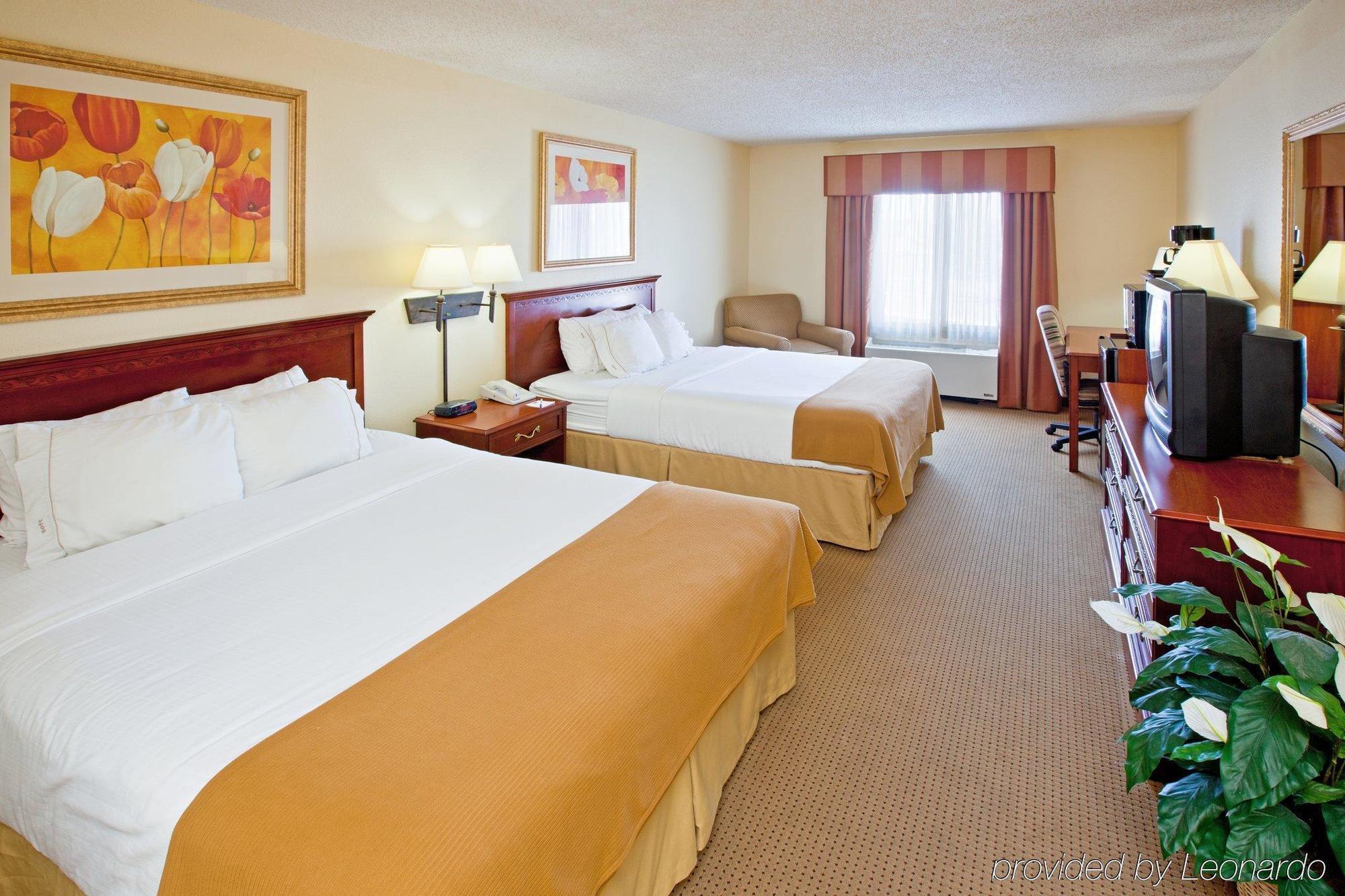 Holiday Inn Express & Suites - Muncie, An Ihg Hotel Номер фото