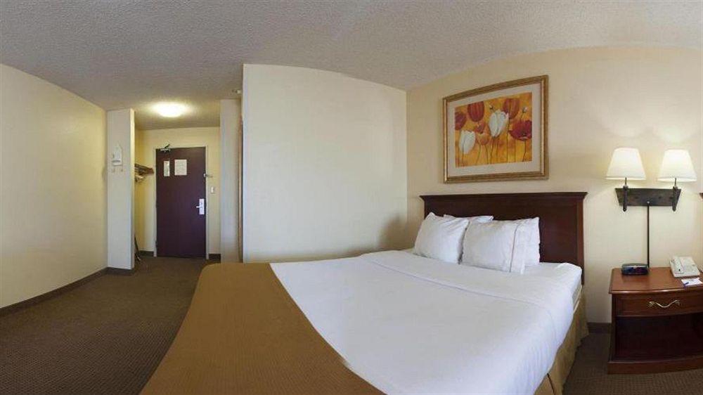 Holiday Inn Express & Suites - Muncie, An Ihg Hotel Екстер'єр фото